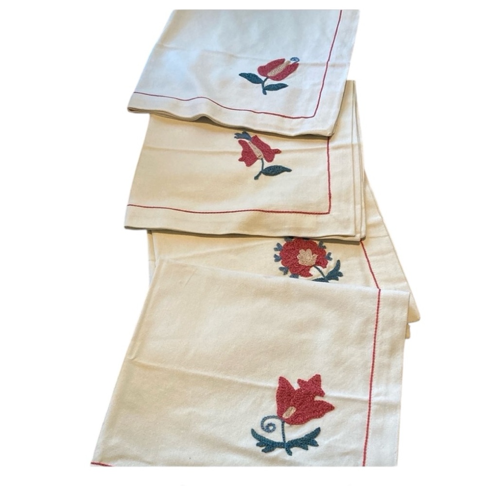 Williams Sonoma Napkins 100% Cotton NWOT Floral Embroidered Big Ecru/Coral Motif